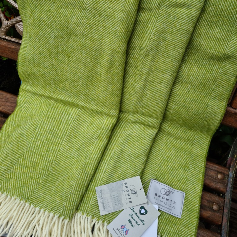 Bronte by Moon Shetland throw Herringbone des